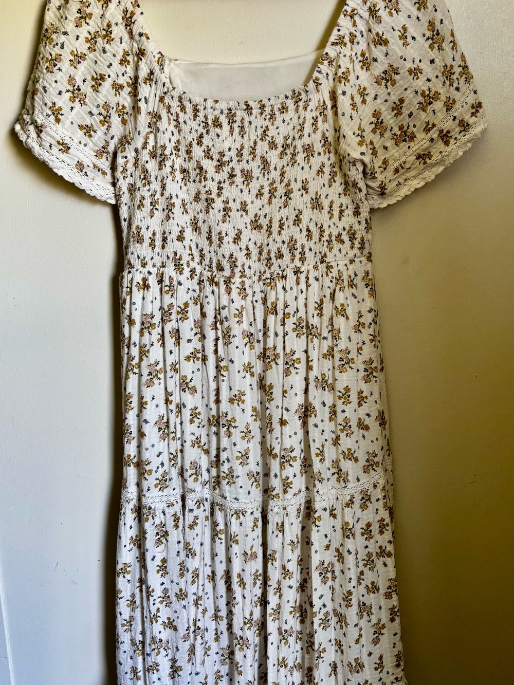 Women’s White Floral Midi Dress with Puff Sleeves - Picture 4 of 4